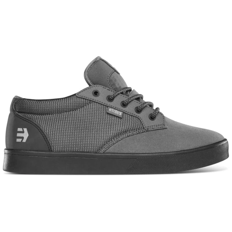 Etnies pioneer online