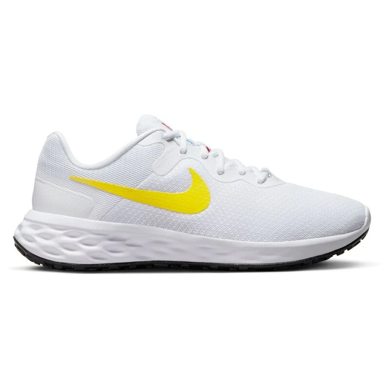 Black and yellow store nike tennis shoes