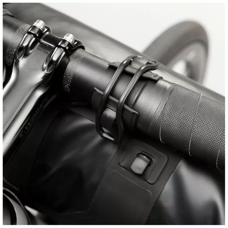 Roswheel Road 9L Handlebar Bag (Black) | Sportpursuit.com