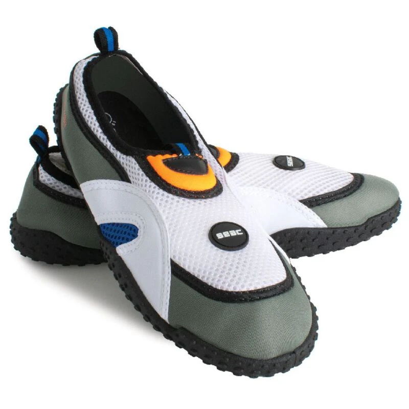 Slippery water clearance shoes