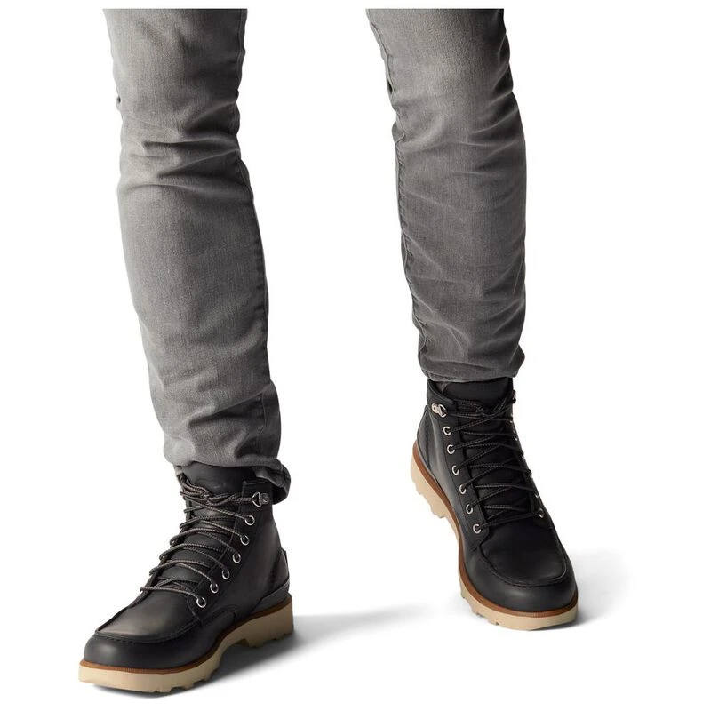 Clarks trace explore store boots