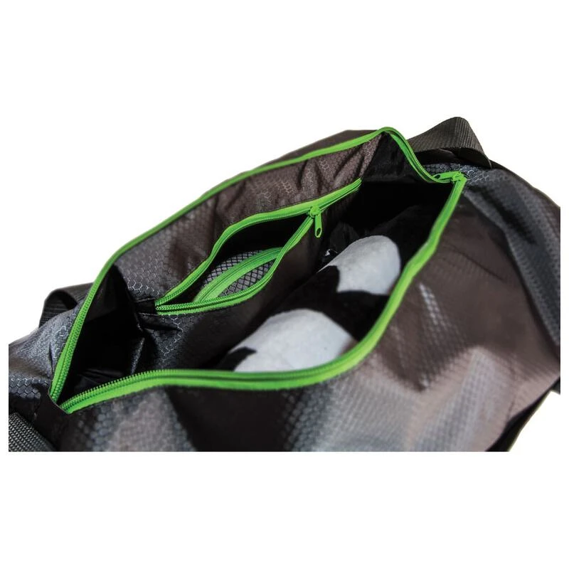 Zoggs duffle bag 2025