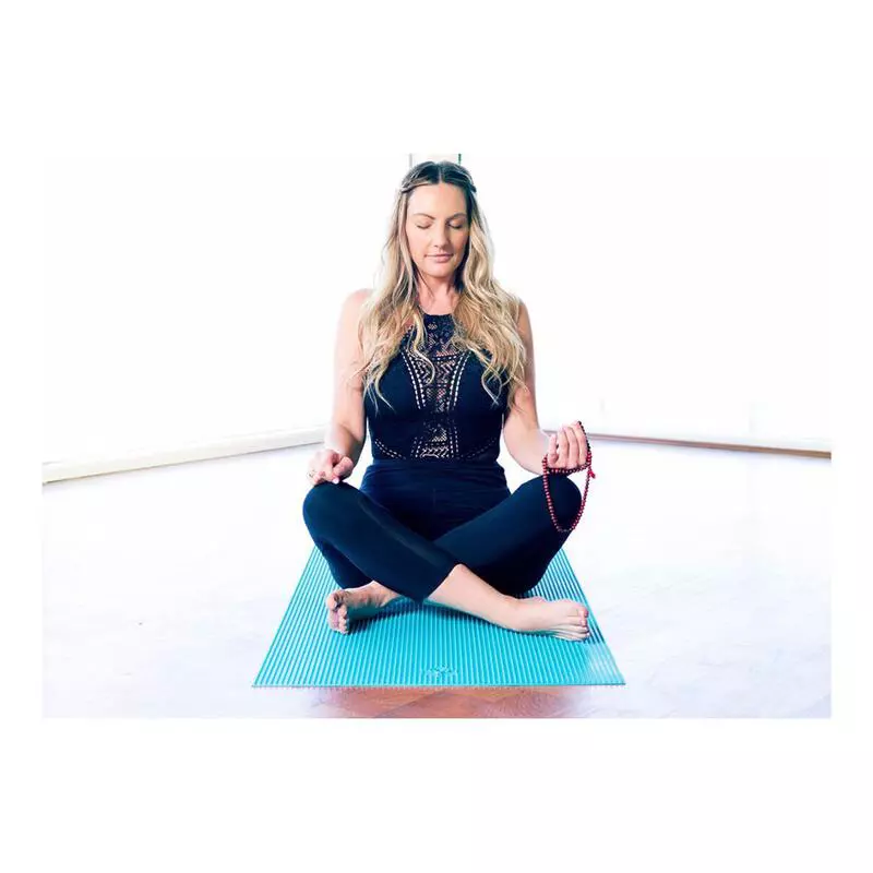 6 Ways To Master Public Speaking With Yoga & Acupressure | Basmati